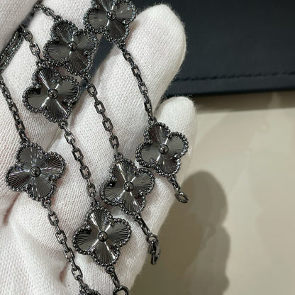 [⭐Renara]CLOVER 5 MOTIF BLACK BRACELET