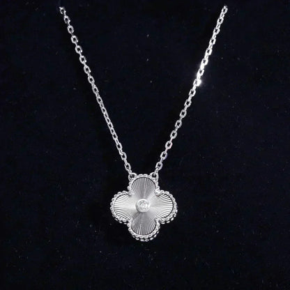 [⭐Renara]CLOVER  15MM DIAMOND LASER NECKLACE SILVER