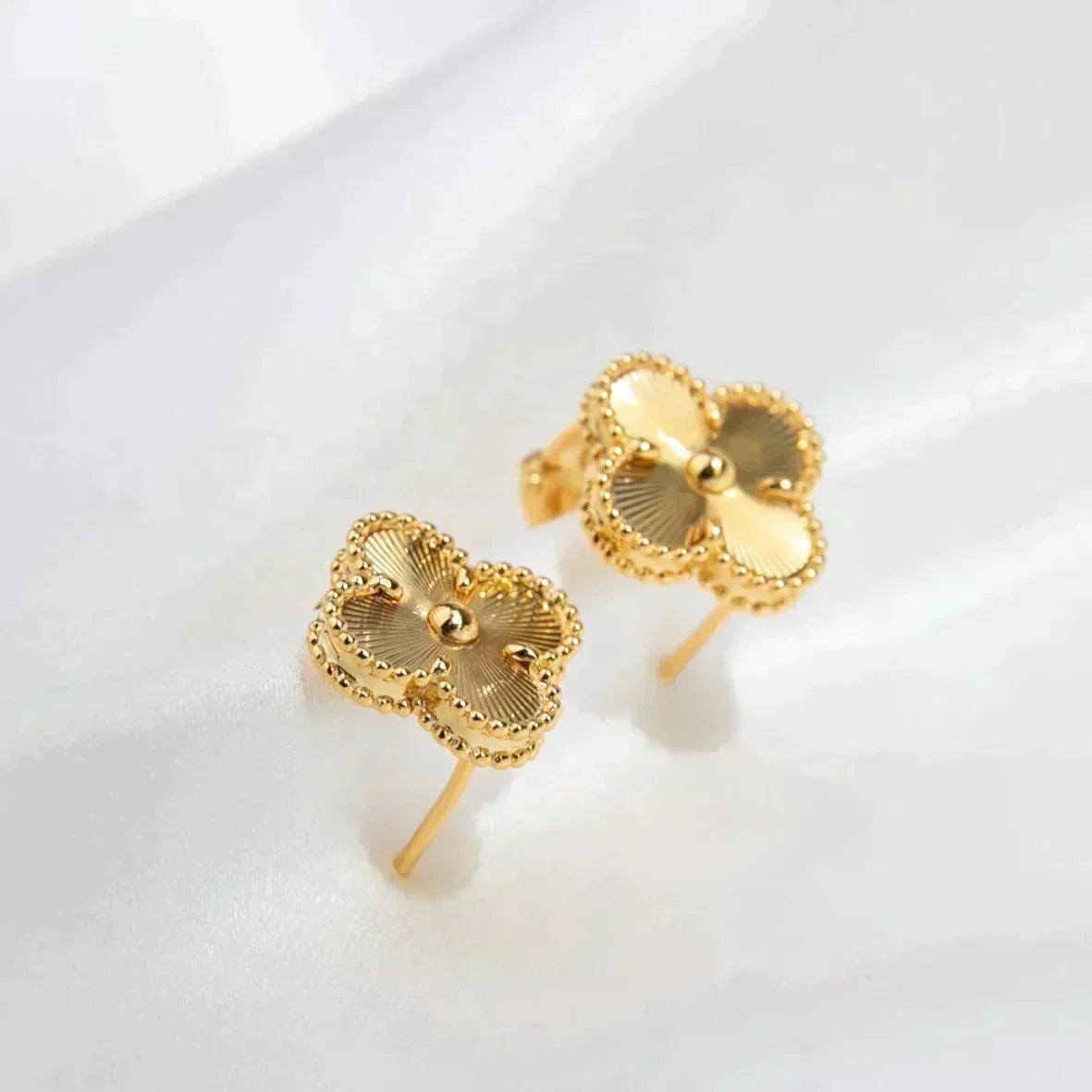 [⭐Renara]CLOVER MEDIUM 1 MOTIFS LASER EARRINGS