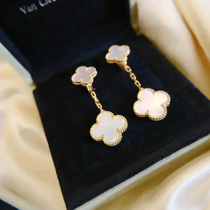 [⭐Renara]CLOVER 2 MOTIF WHITE MOP EARRINGS