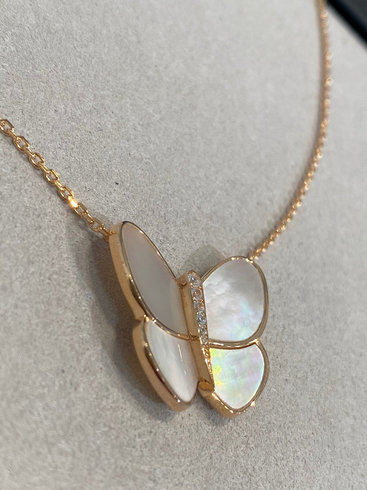 [⭐Renara]BUTTERFLY GOLD MOP DIAMOND NECKLACE