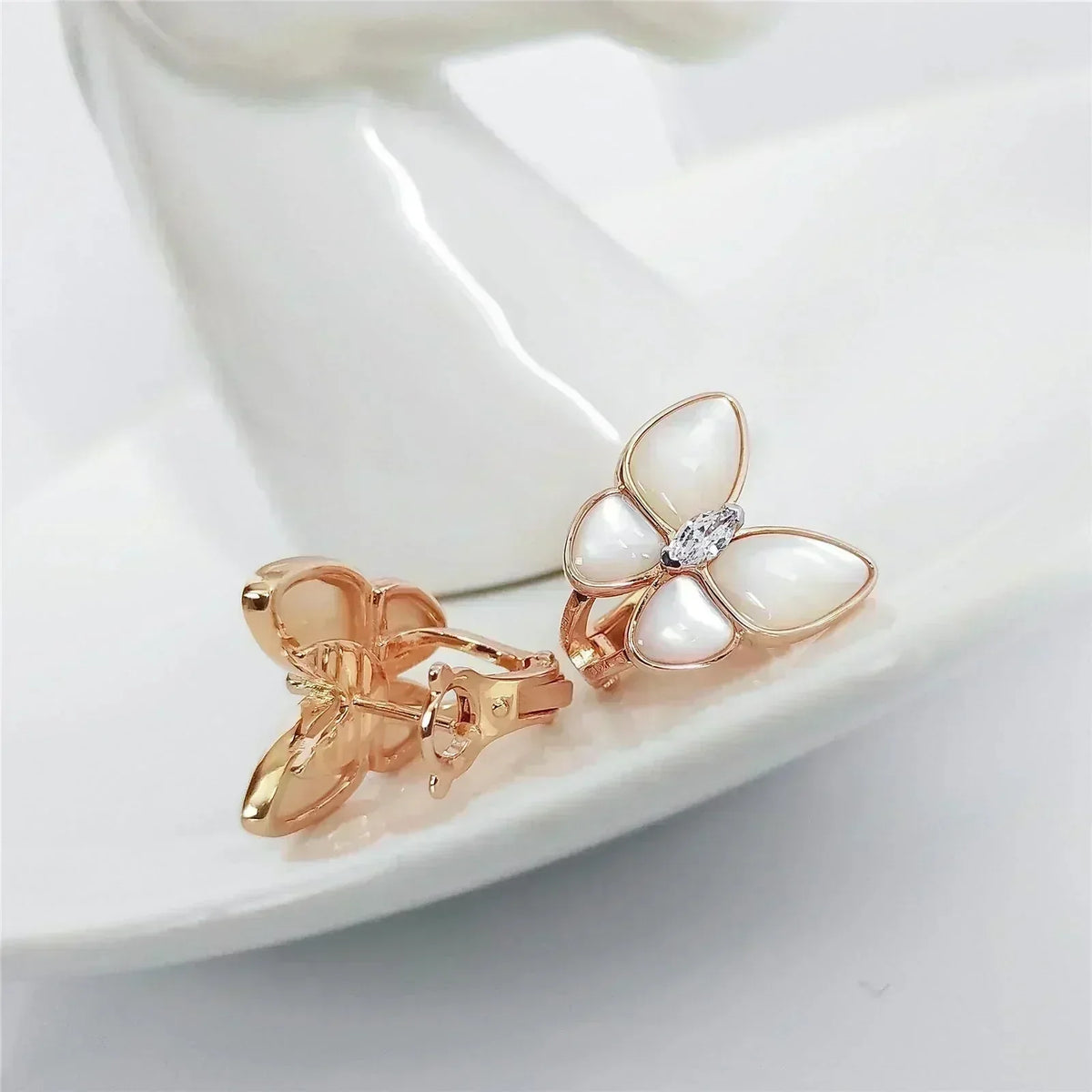 [⭐Renara]BUTTERFLY MOP DIAMOND EARRINGS