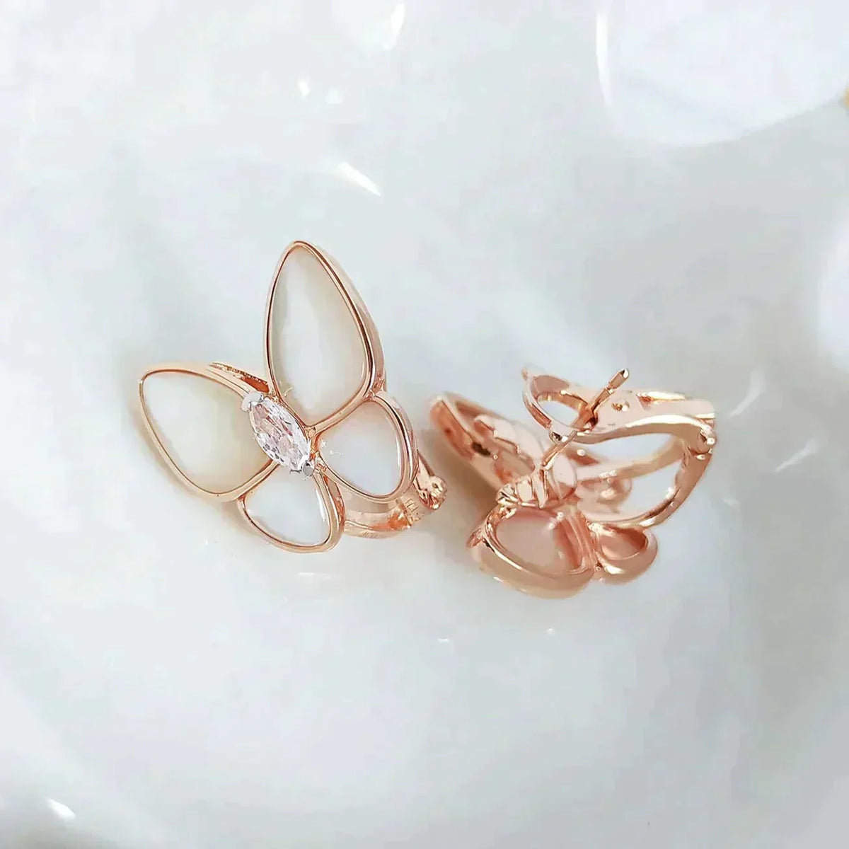 [⭐Renara]BUTTERFLY MOP DIAMOND EARRINGS