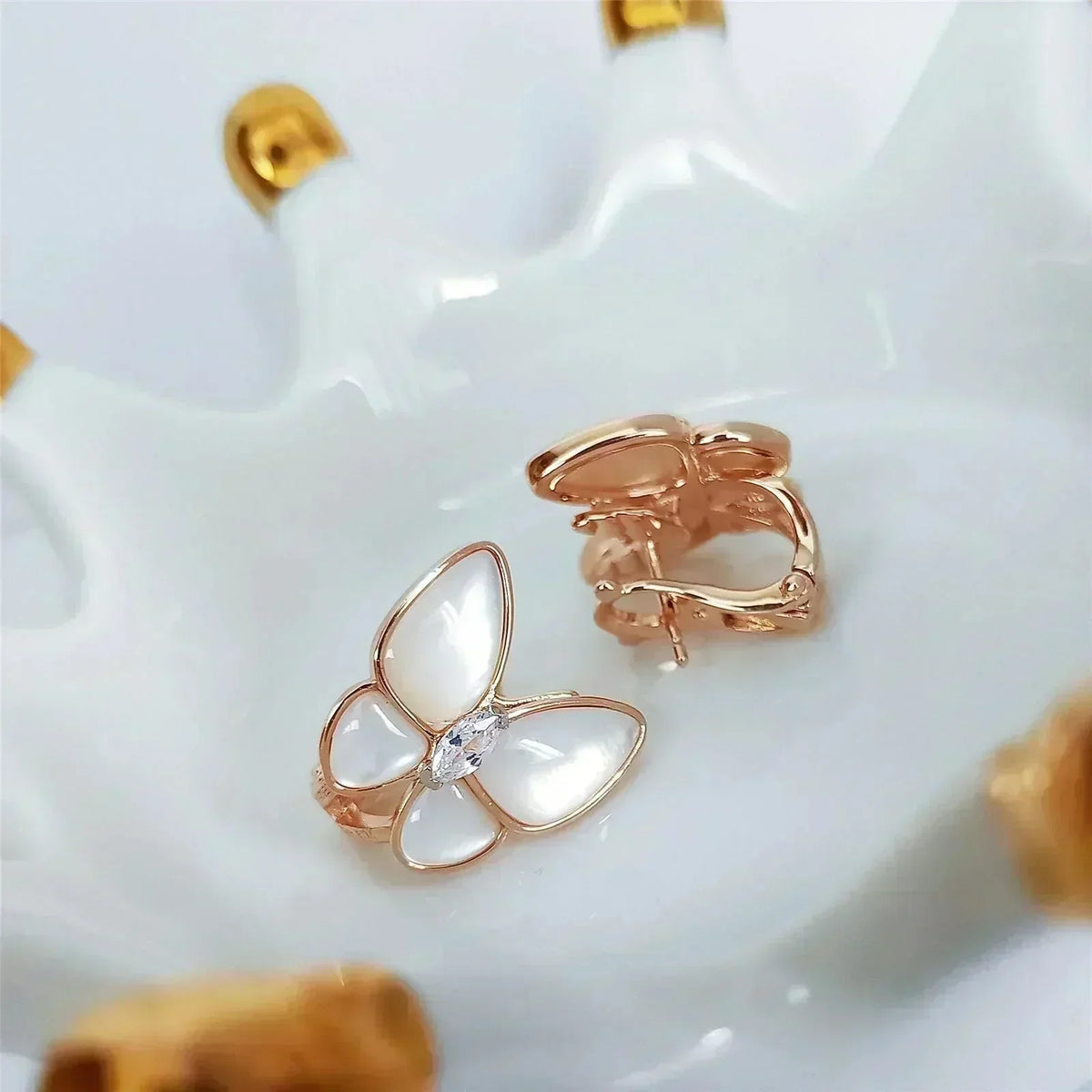 [⭐Renara]BUTTERFLY MOP DIAMOND EARRINGS