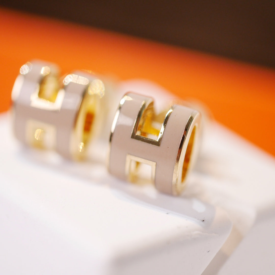 [⭐Renara]MINI POP H GOLD EARRINGS GREY