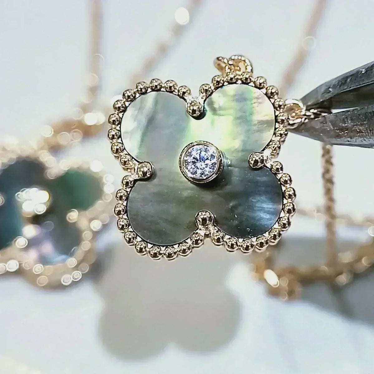 [⭐Renara]CLOVER 15MM DIAMOND AND MOTHER-OF-GREY NECKLACE