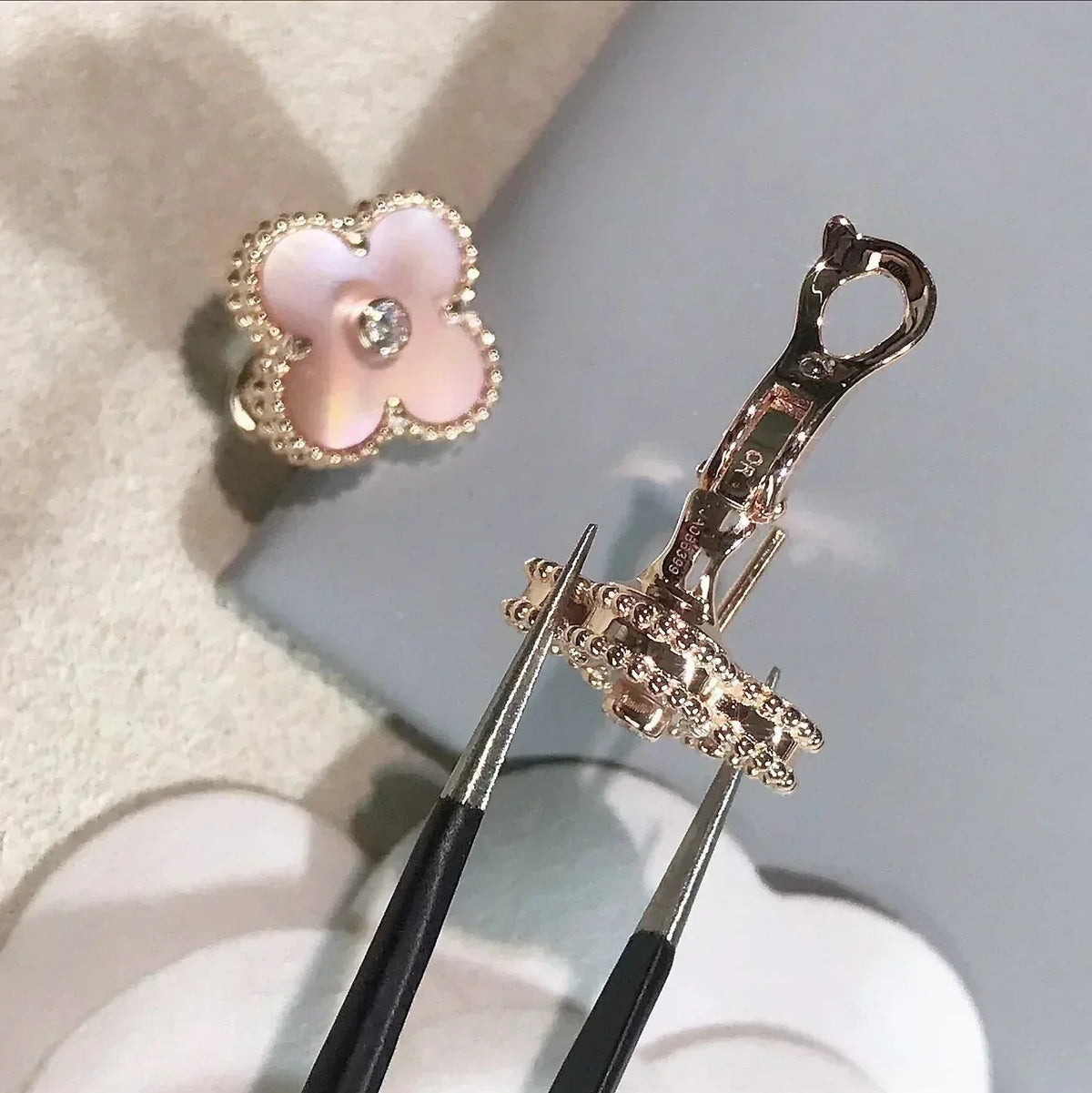 [⭐Renara]CLOVER MEDIUM 1 MOTIFS  PINK MOP DIAMOND EARRINGS