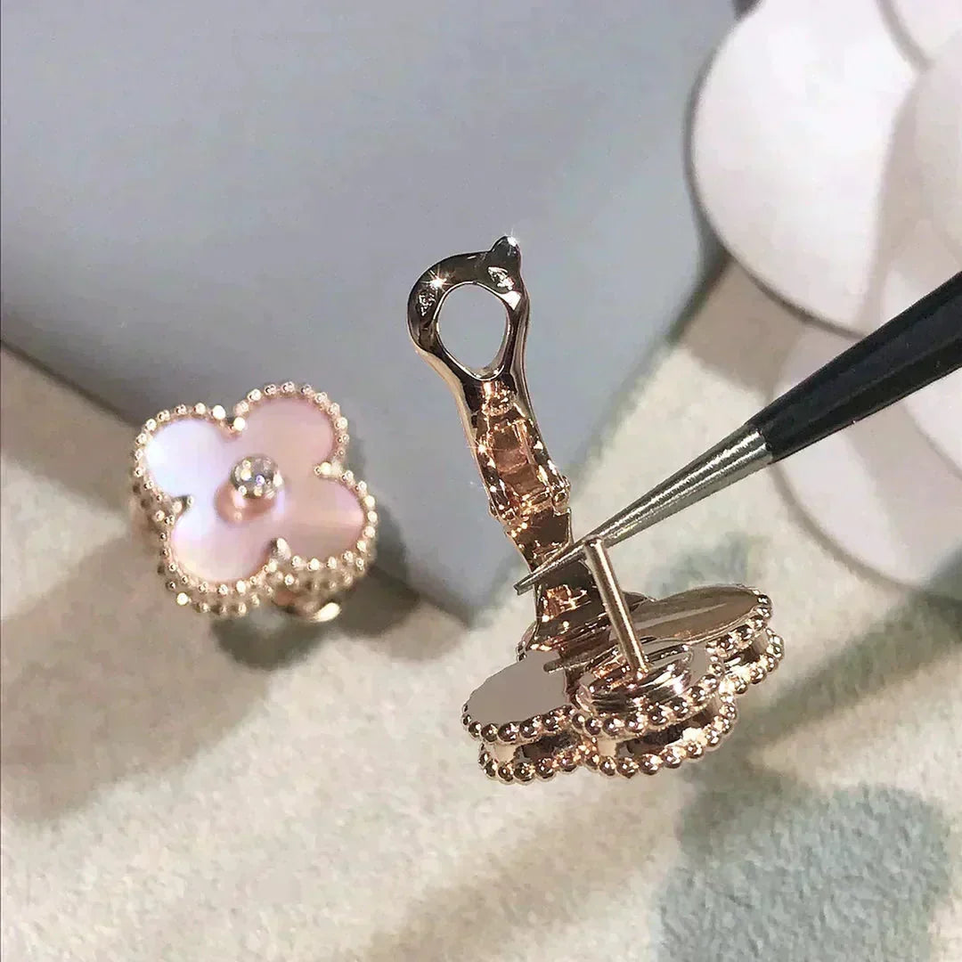 [⭐Renara]CLOVER MEDIUM 1 MOTIFS  PINK MOP DIAMOND EARRINGS