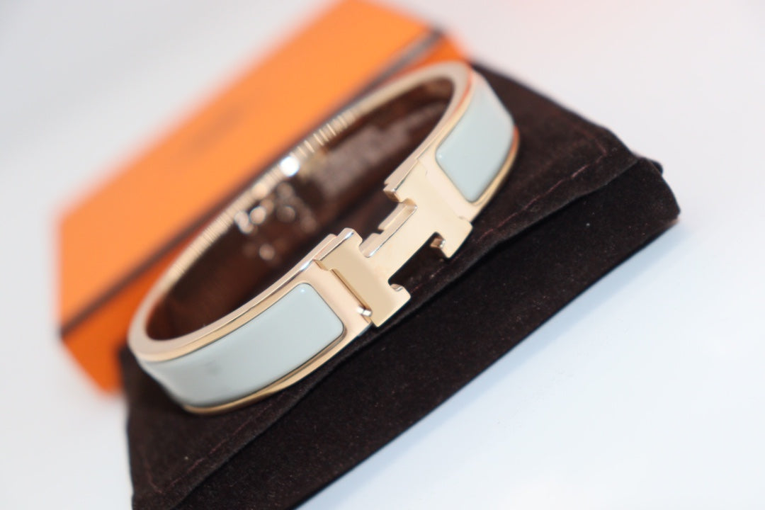 [⭐Renara]H LIGHT BLUE BRACELET