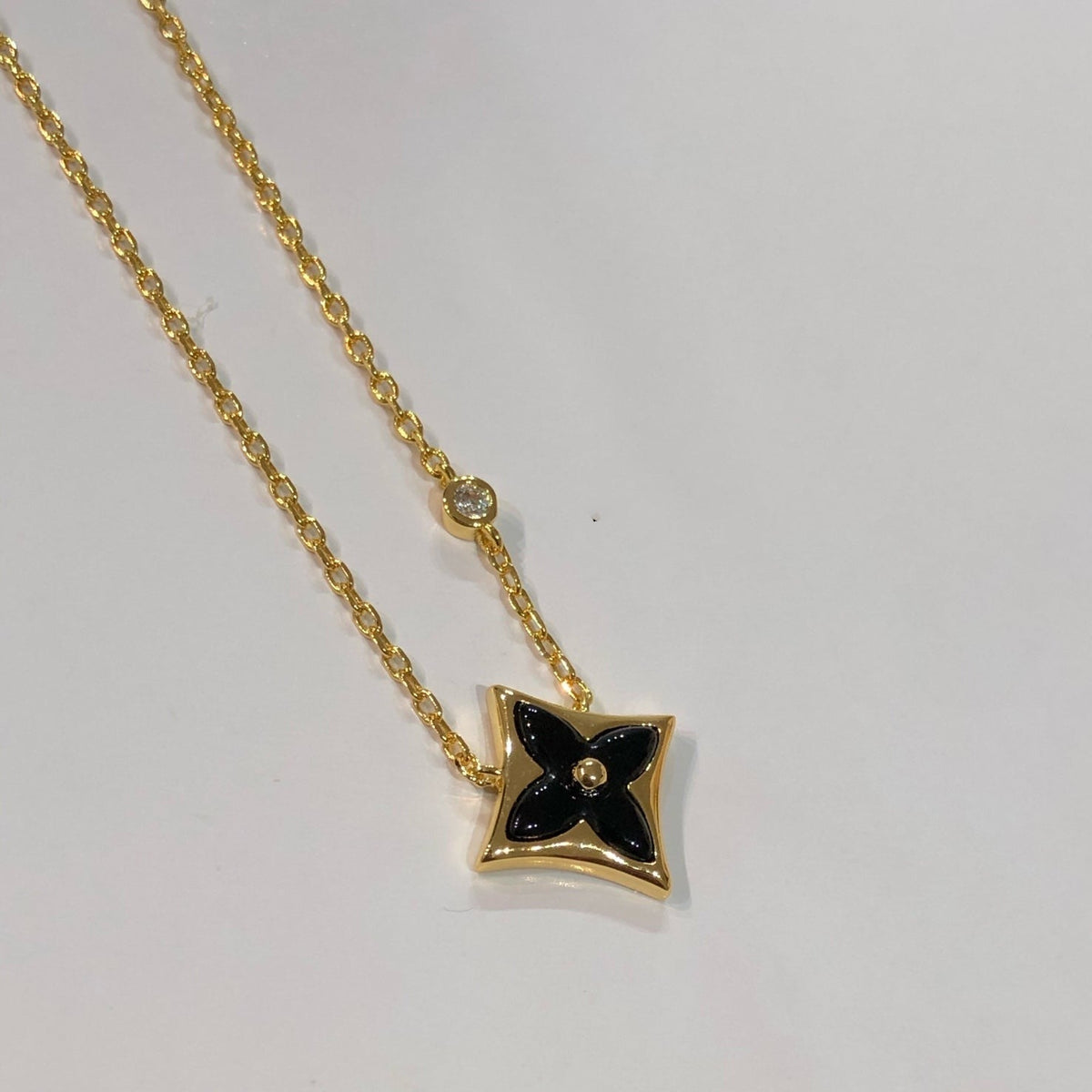 [⭐Renara]STAR BLACK MOP NECKLACE