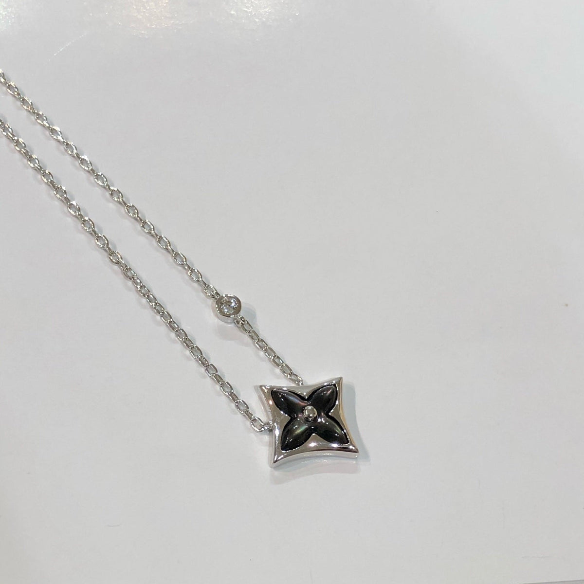 [⭐Renara]STAR BLACK MOP NECKLACE
