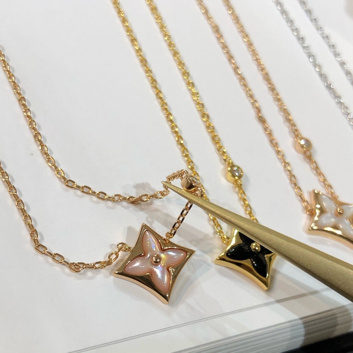 [⭐Renara]STAR BLACK MOP NECKLACE