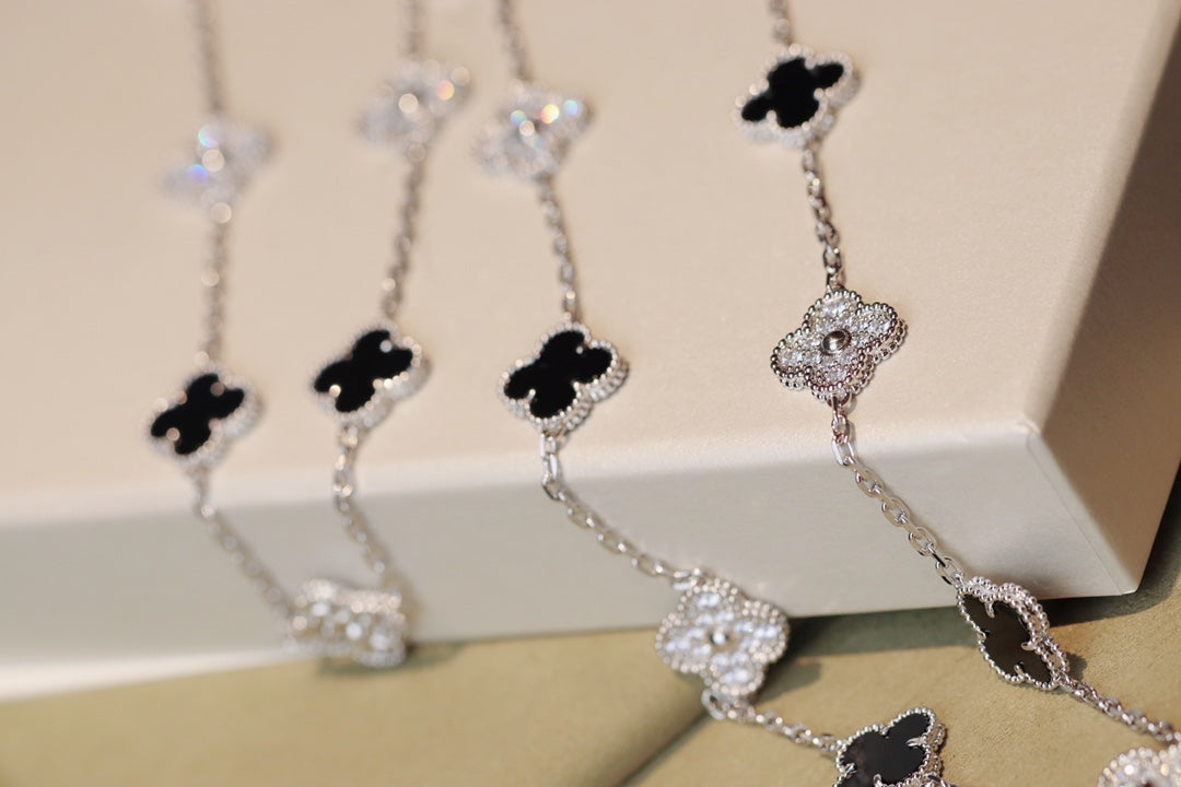 [⭐Renara]CLOVER 20 MOTIFS ONYX DIAMOND SILVER
