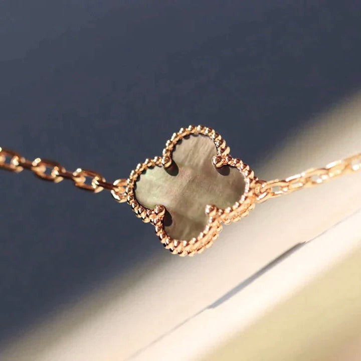 [⭐Renara]CLOVER 20 MOTIFS LASER DIAMOND NECKLACE
