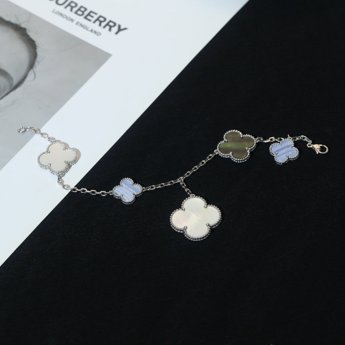 [⭐Renara]CLOVER BRACELET 5 MOTIFS MOP CHALCEDONY SILVER