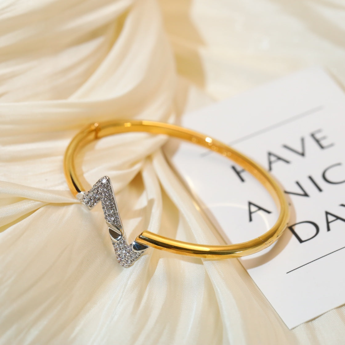 [⭐Renara]VOLTE UPSITE DOWN GOLD DIAMOND BRACELET