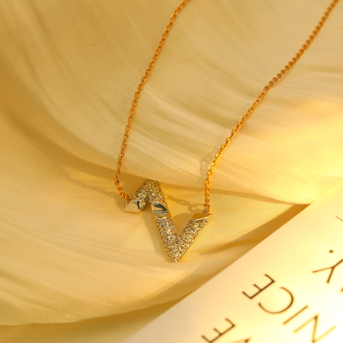 [⭐Renara]VOLT SILVER DIAMOND PEDANT NECKLACE