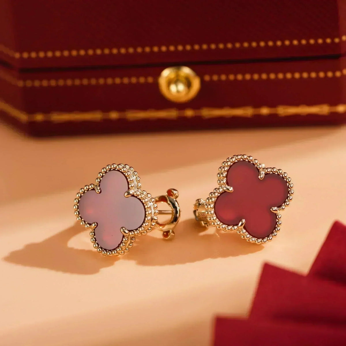 [⭐Renara]CLOVER MEDIUM 1 MOTIFS CARNELIAN  EARRINGS