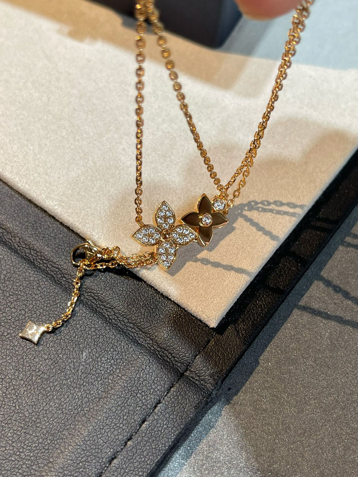 [⭐Renara]STAR BLOSSOM NECKLACE PINK GOLD DIAMONDS