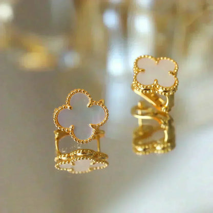 [⭐Renara]CLOVER MEDIUM 1 MOTIFS  WHITE MOP STUD EARRINGS