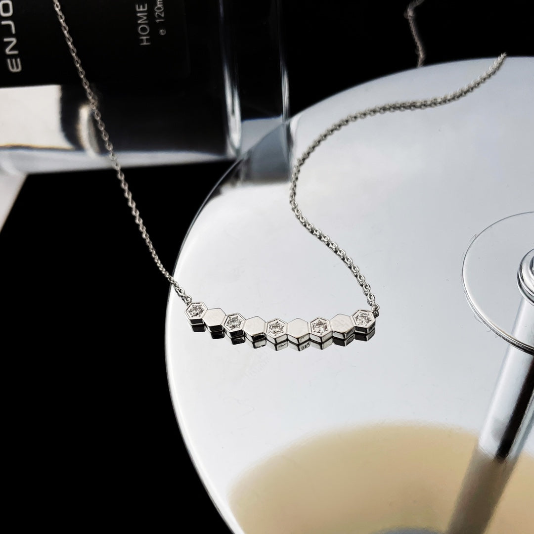 [⭐Renara]BEE MY LOVE DIAMOND NECKLACE
