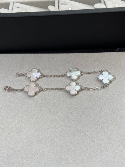 [⭐Renara]CLOVER WHITE PEARL MOP 5 MOTIF BRACELET COLLECTION