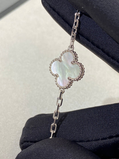[⭐Renara]CLOVER WHITE PEARL MOP 5 MOTIF BRACELET COLLECTION