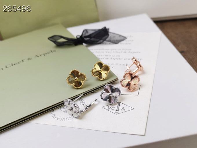[⭐Renara]CLOVER MEDIUM STUD EARRINGS