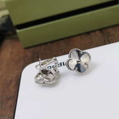 [⭐Renara]CLOVER MEDIUM STUD EARRINGS