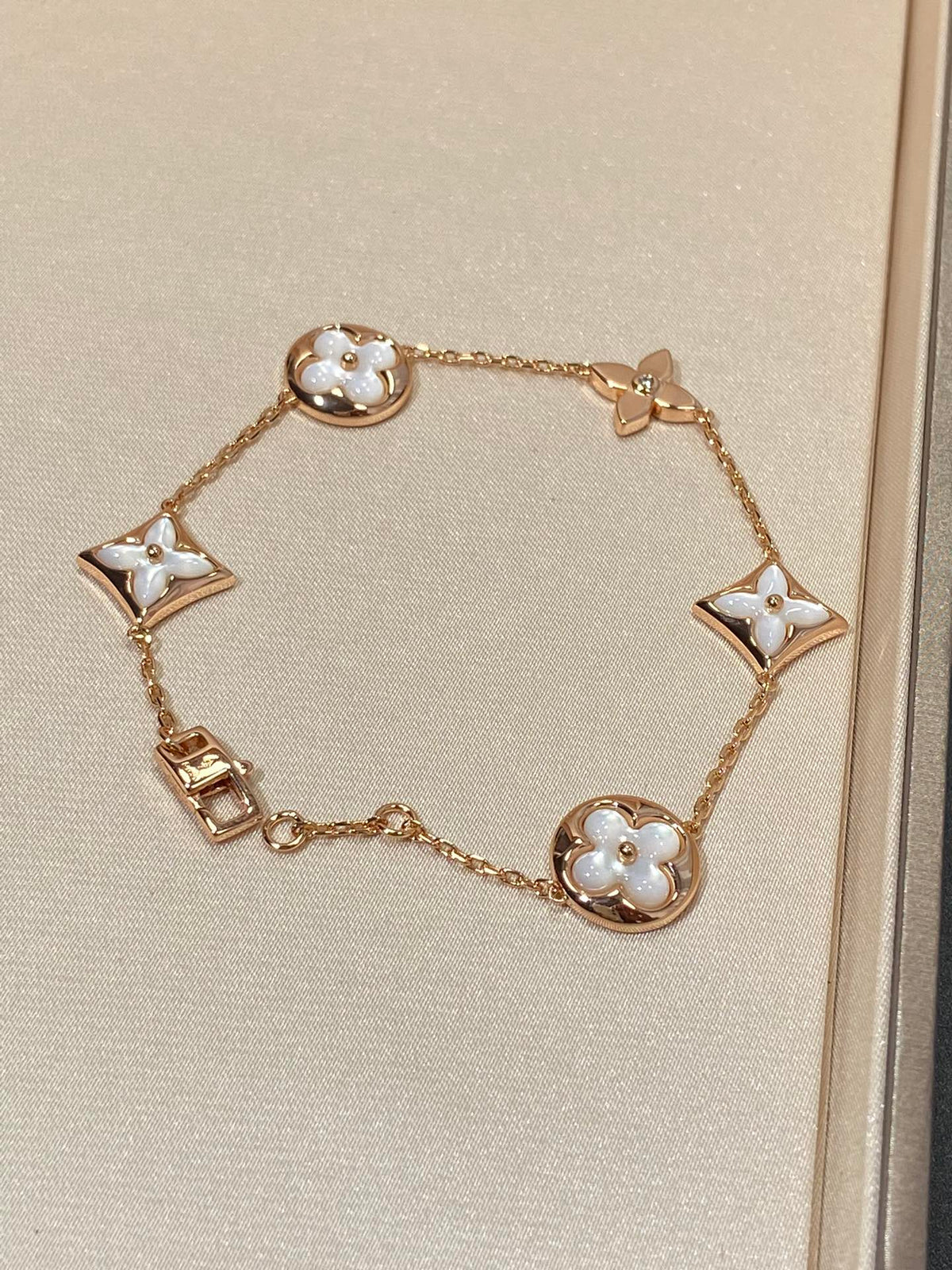 [⭐Renara]STAR AND SUN 5 MOTIF MOP PINK GOLD BRACELET