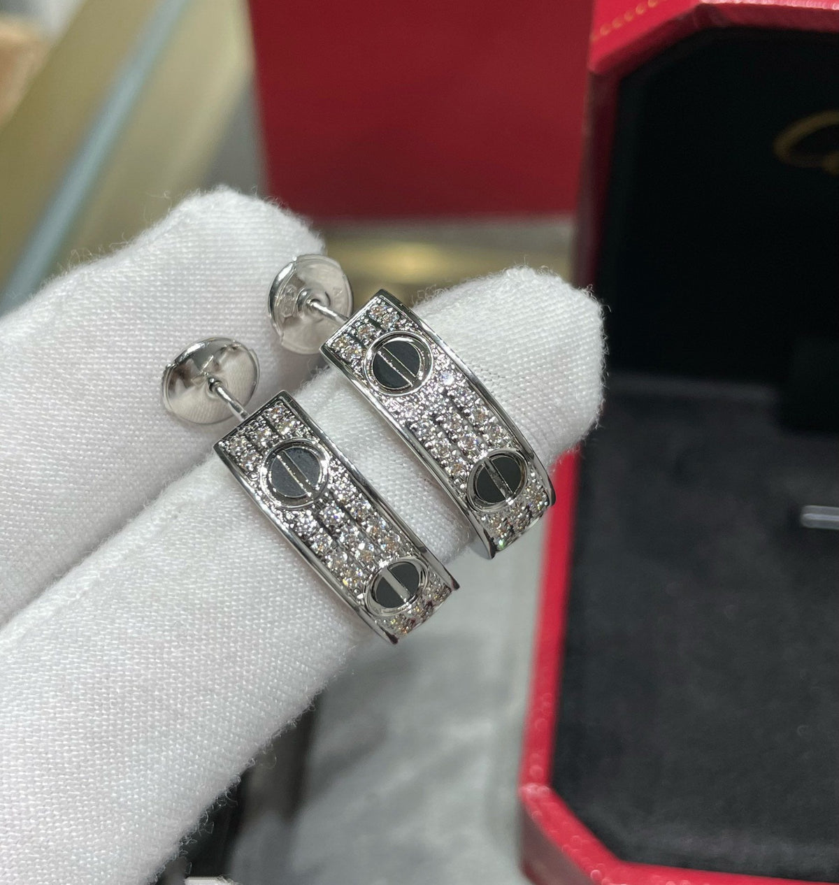 [⭐Renara]LOVE CERAMIC DIAMOND PAVED SILVER EARRINGS