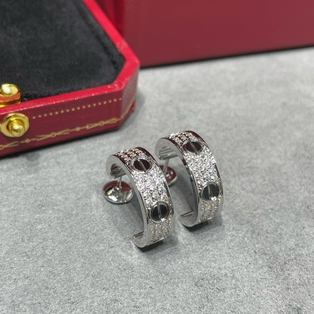 [⭐Renara]LOVE CERAMIC DIAMOND PAVED SILVER EARRINGS