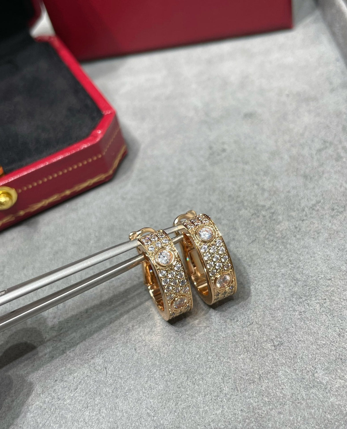 [⭐Renara]LOVE 5.5MM DIAMOND PAVED EARRINGS