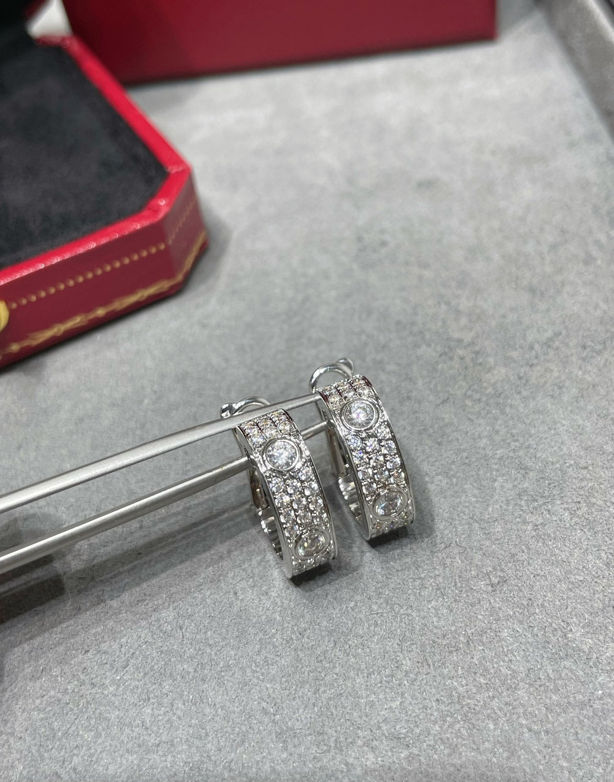 [⭐Renara]LOVE 5.5MM DIAMOND PAVED EARRINGS