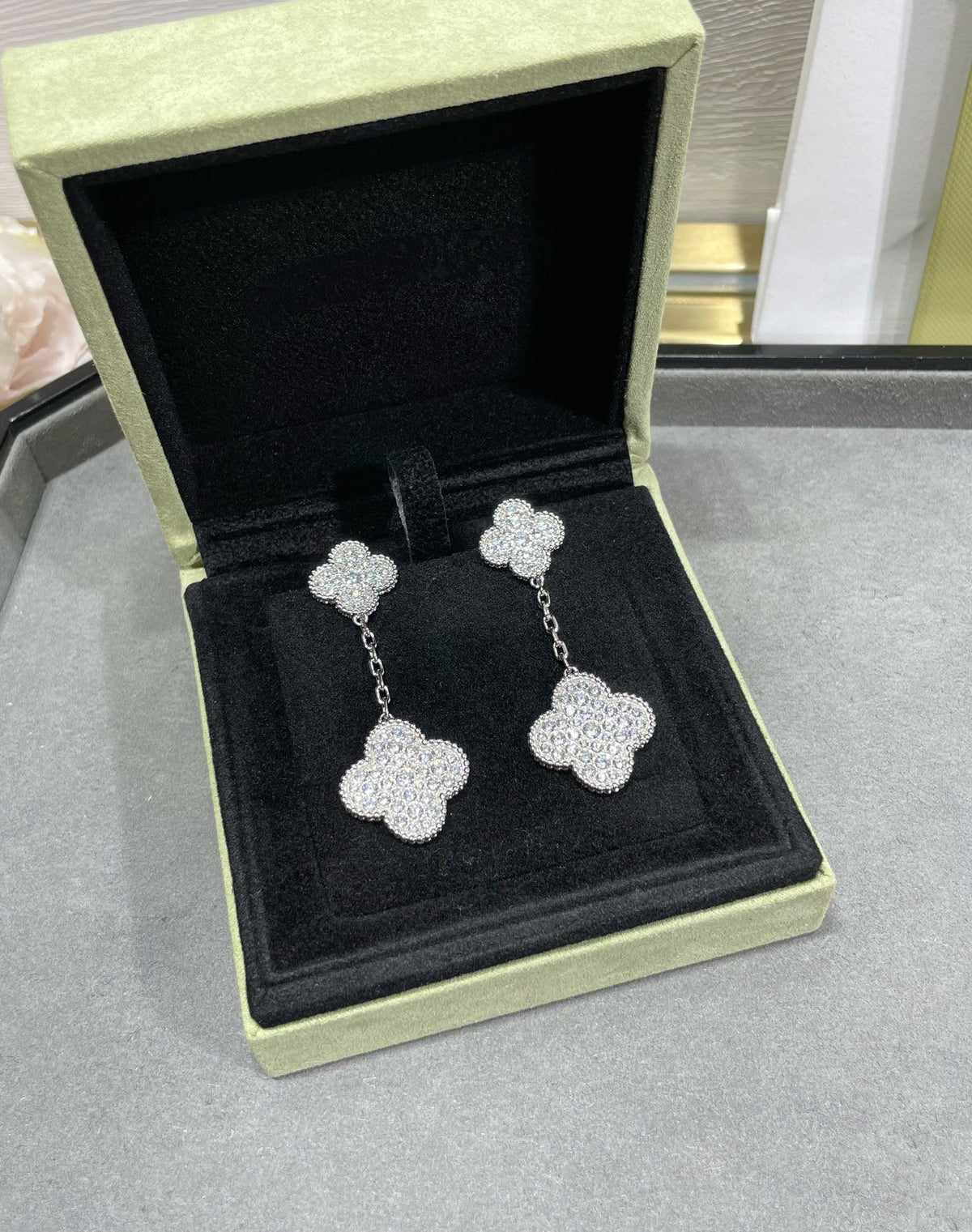 [⭐Renara]CLOVER 2 MOTIFS DIAMOND PAVED SILVER EARRINGS
