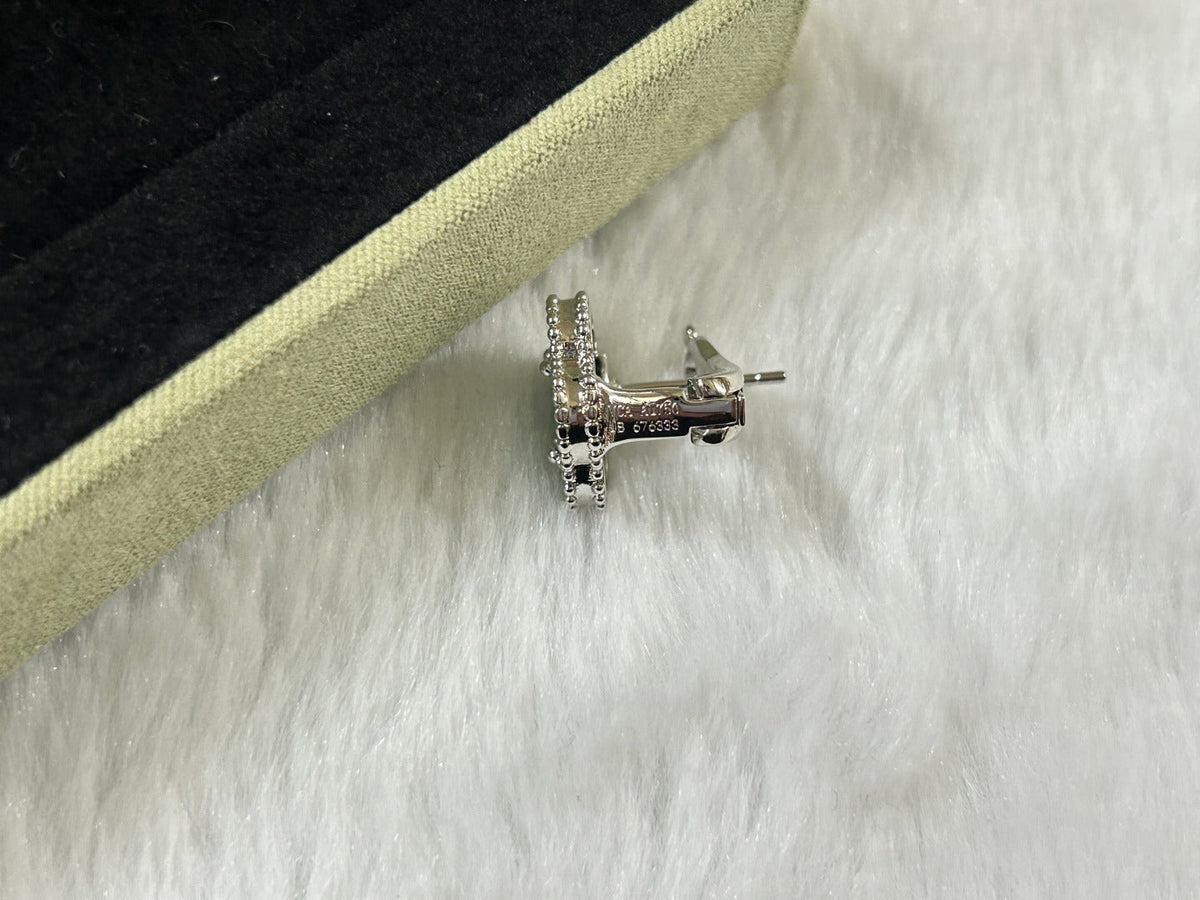 [⭐Renara]CLOVER PIETERSITE MEDIUM STUD EARRINGS