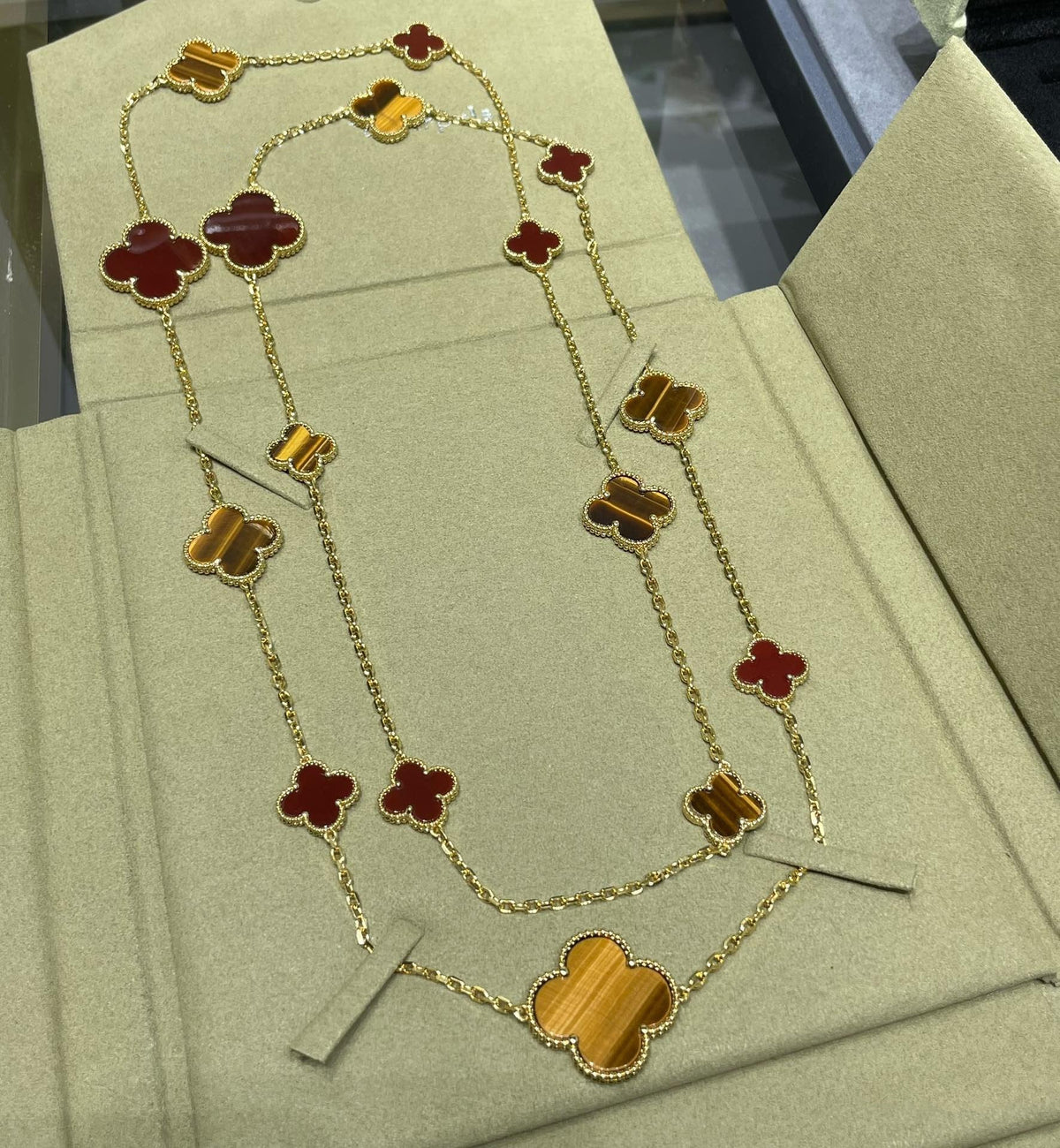 [⭐Renara]CLOVER 16 MOTIF CARNELIAN TIGER EYE ROSE GOLD NECKLACE