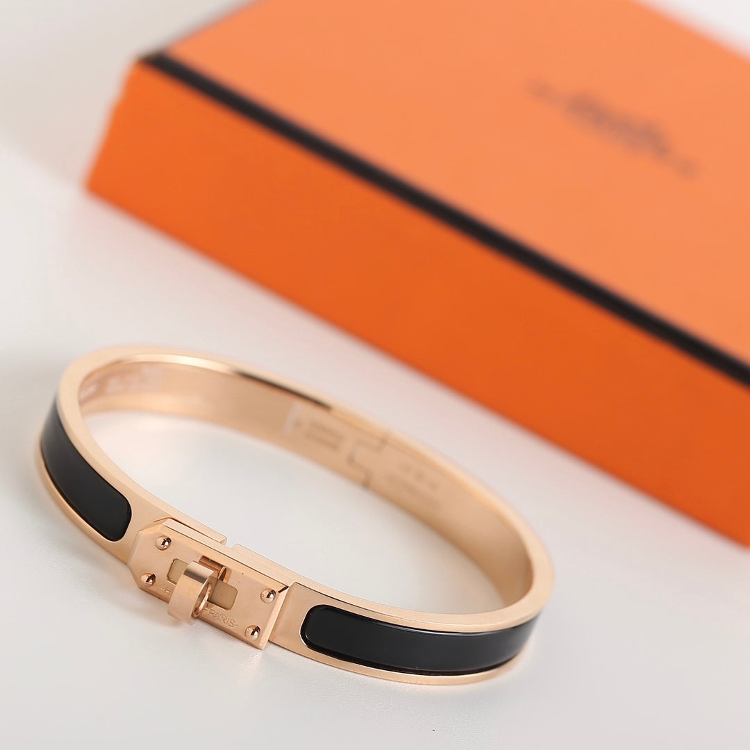 [⭐Renara]HM KELLY BLACK BRACELET