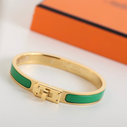 [⭐Renara]HM KELLY GREEN BRACELET