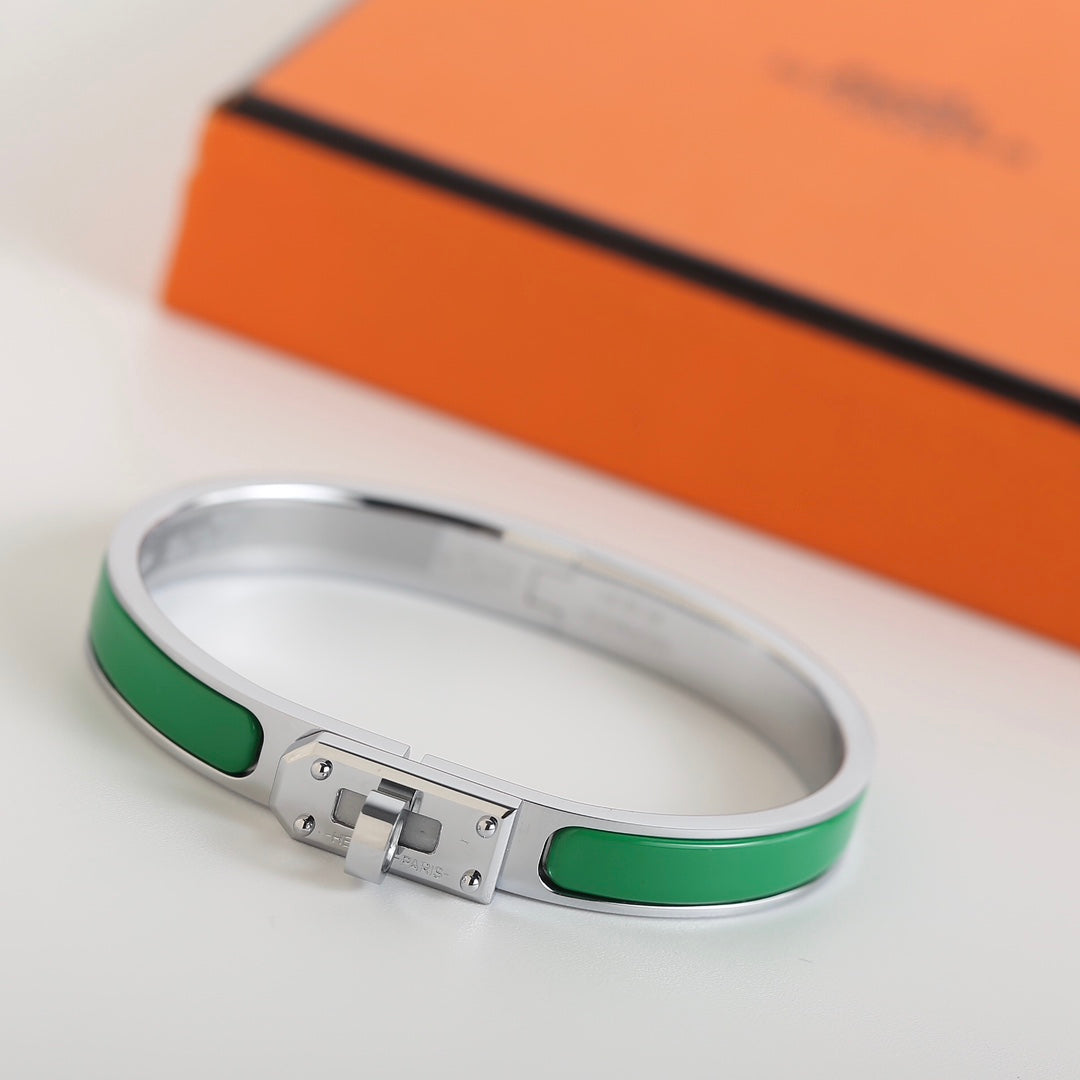 [⭐Renara]HM KELLY GREEN BRACELET