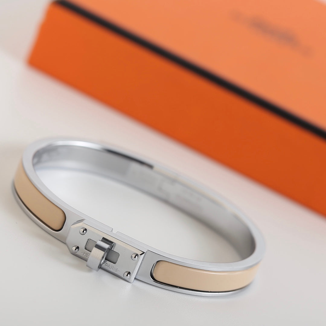 [⭐Renara]HM KELLY BEIGE BRACELET