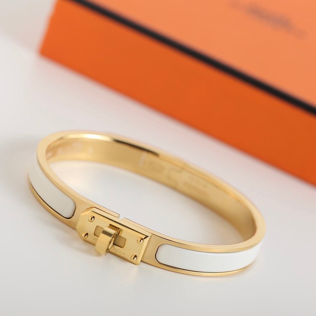 [⭐Renara]HM KELLY WHITE BRACELET