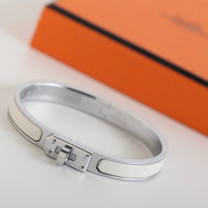 [⭐Renara]HM KELLY WHITE BRACELET
