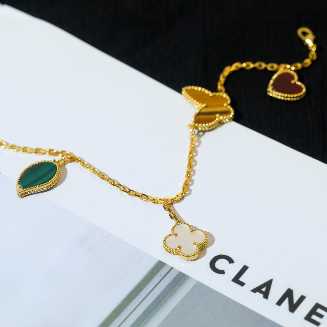 [⭐Renara]LUCKY SPRING 5 MOTIF GOLD BRACELET