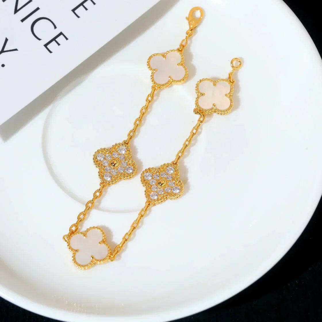 [⭐Renara]CLOVER WHITE PEARL MOP 5 MOTIF BRACELET COLLECTION