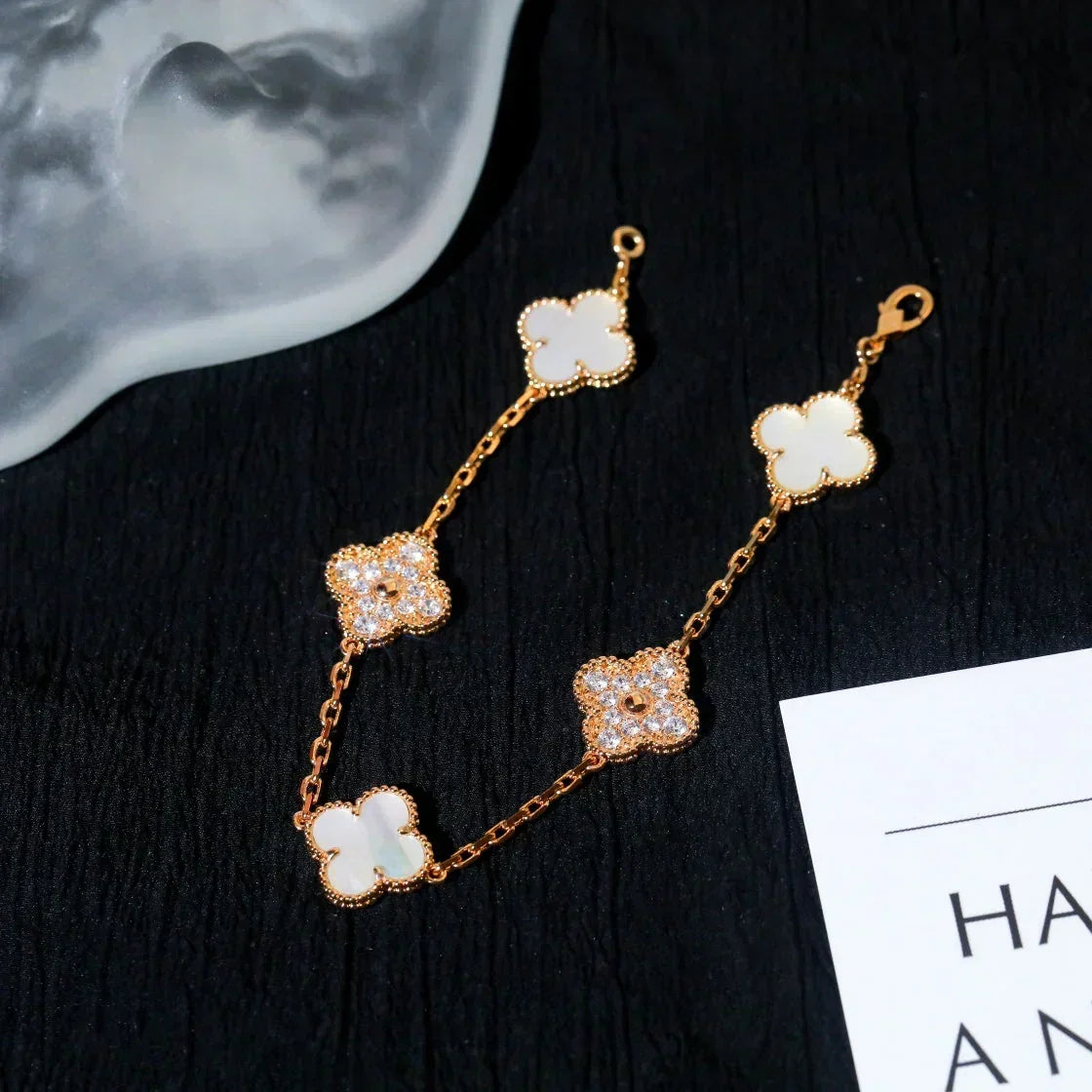 [⭐Renara]CLOVER WHITE PEARL MOP 5 MOTIF BRACELET COLLECTION