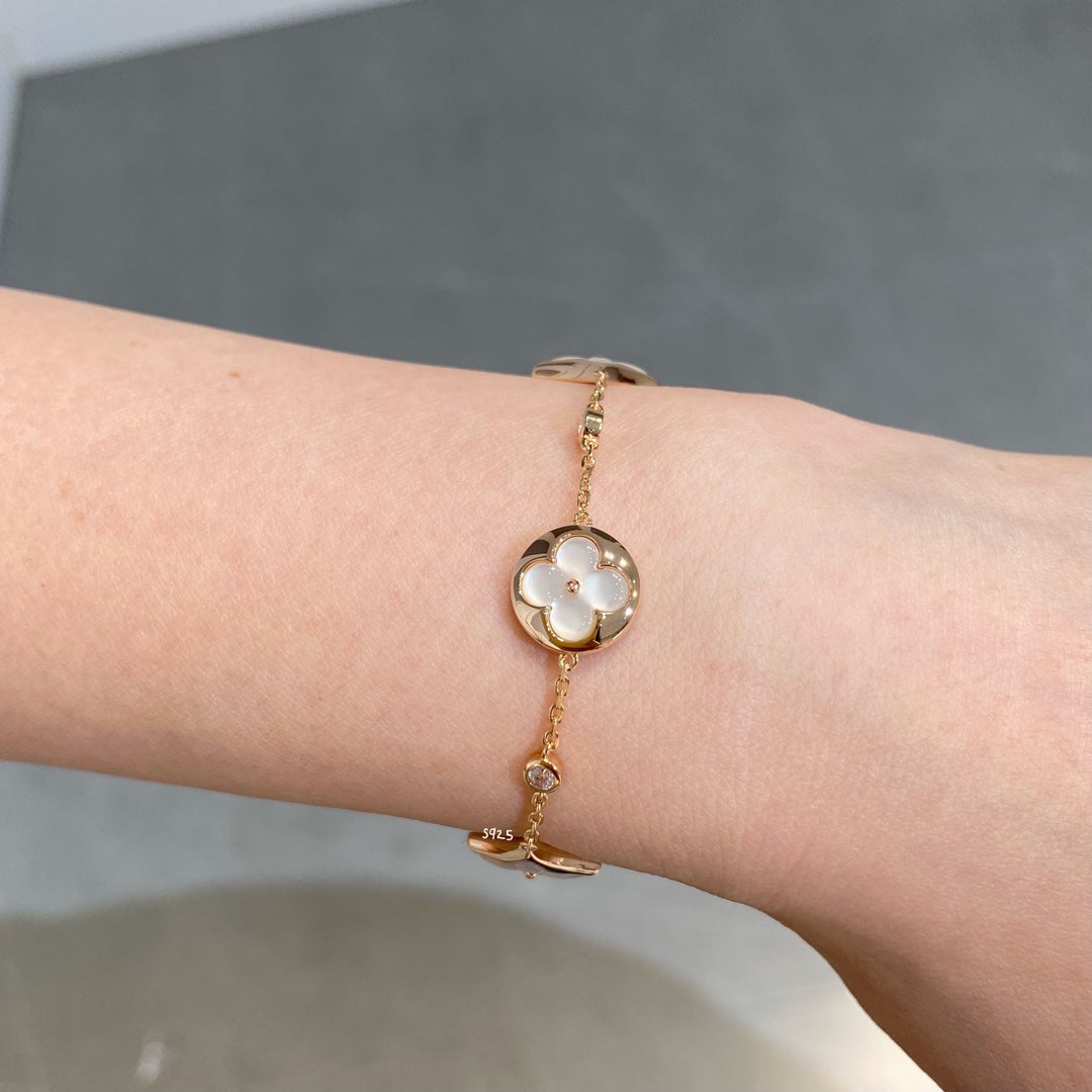 [⭐Renara]STAR AND SUN 4 MOTIF WHITE MOP PINK GOLD BRACELET