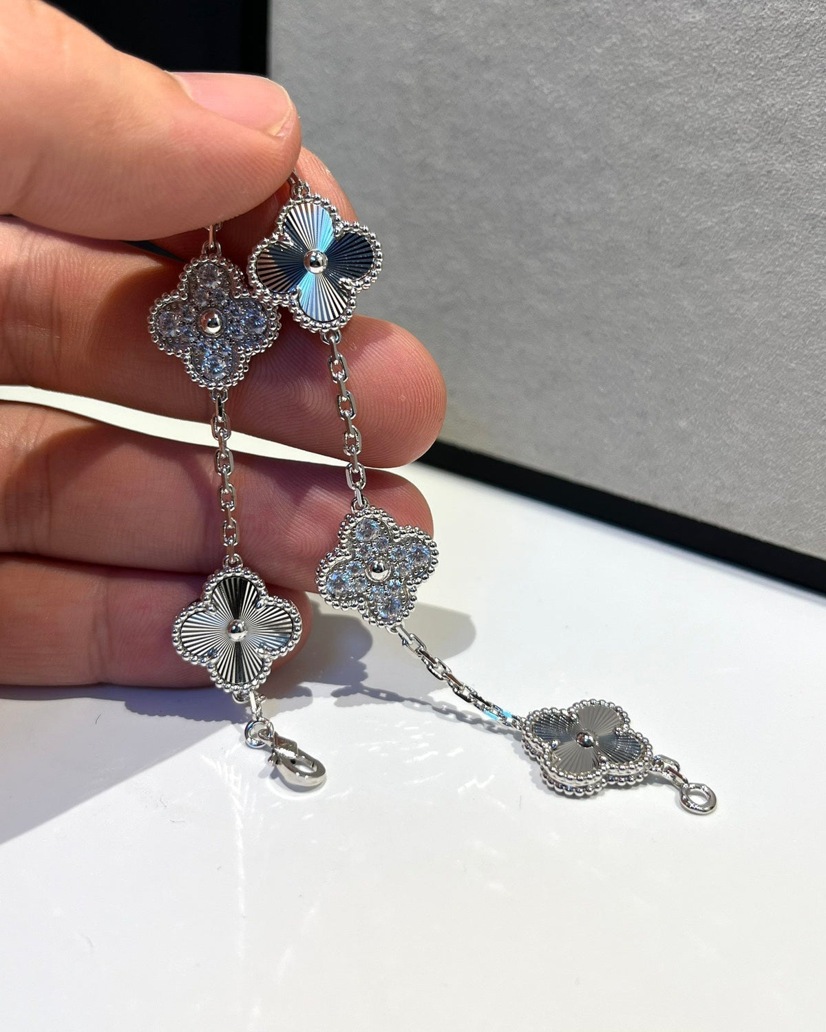 [⭐Renara] CLOVER 5 MOTIF LASER BRACELET COLLECTION