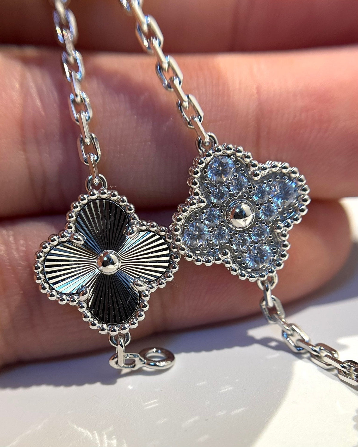 [⭐Renara] CLOVER 5 MOTIF LASER BRACELET COLLECTION