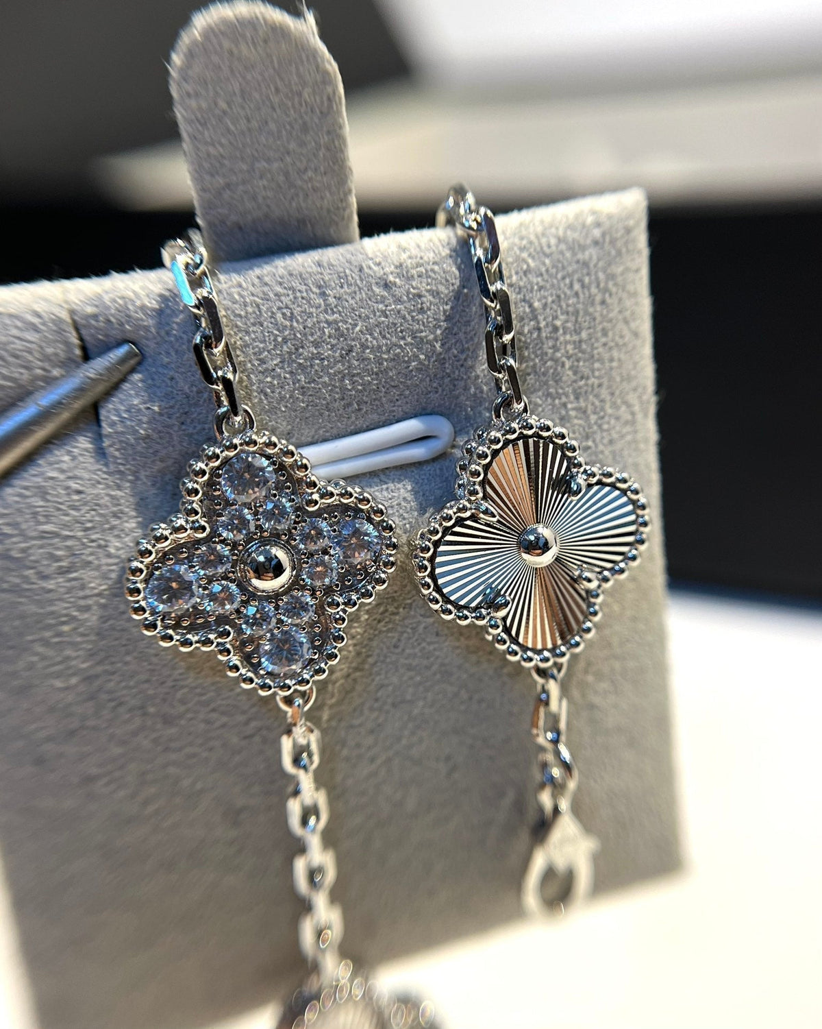 [⭐Renara] CLOVER 5 MOTIF LASER BRACELET COLLECTION